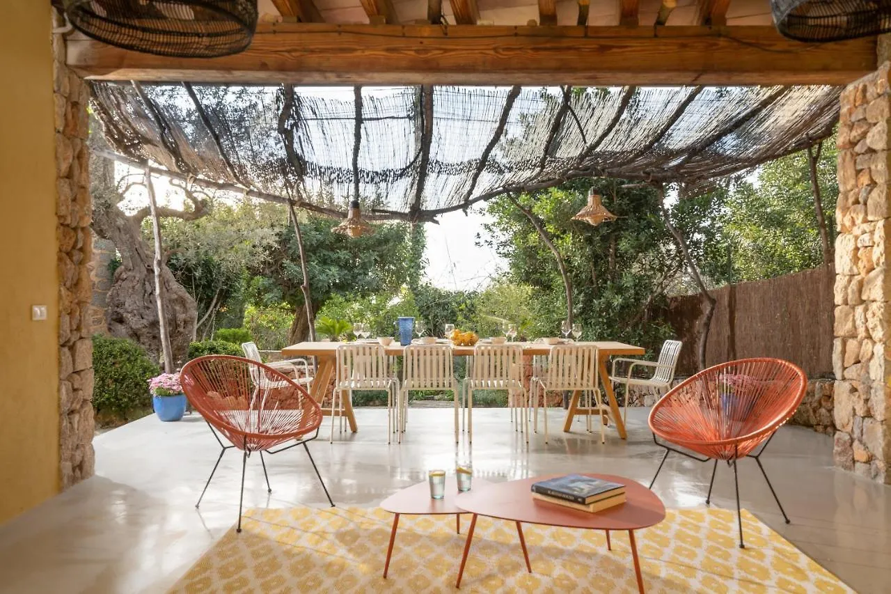 Ca'N Quinn Deia Holiday home